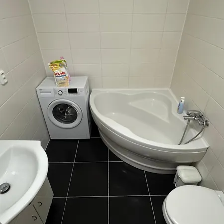 3 Bedroom Apartment, Playground, Bounce Mat Jump Ring *