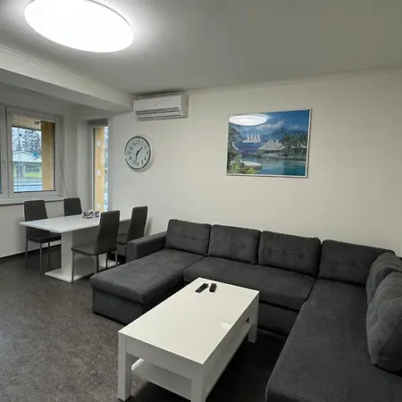 3 Bedroom Apartment, Playground, Bounce Mat Jump Ring Apartment