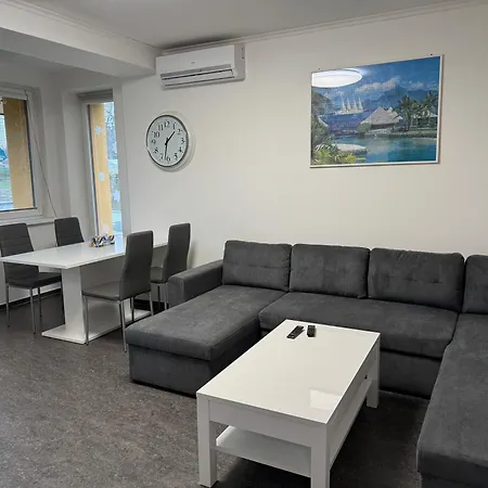3 Bedroom Apartment, Playground, Bounce Mat Jump Ring * Острава