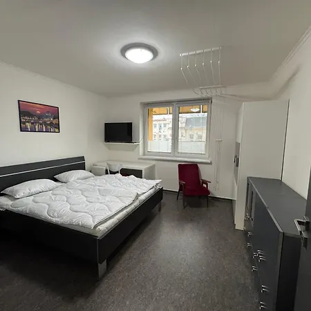 Apartment 3 Bedroom Apartment, Playground, Bounce Mat Jump Ring *