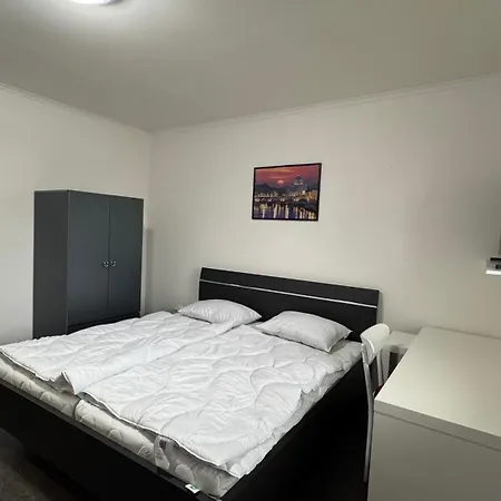 3 Bedroom Apartment, Playground, Bounce Mat Jump Ring Apartment