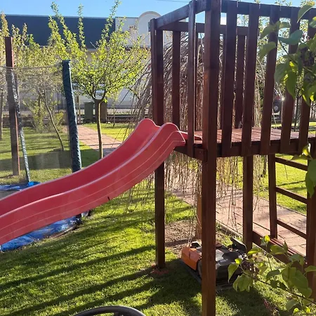 3 Bedroom Apartment, Playground, Bounce Mat Jump Ring Appartamento *