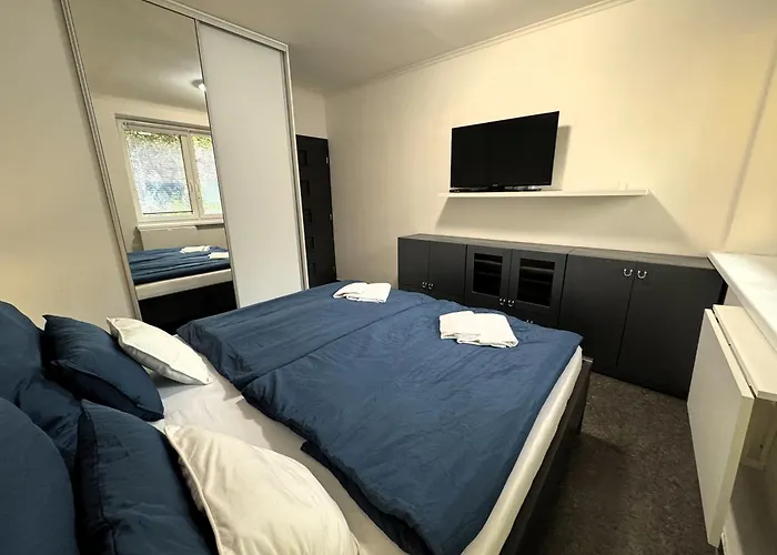 3 Bedroom Apartment, Playground, Bounce Mat Jump Ring Διαμέρισμα *