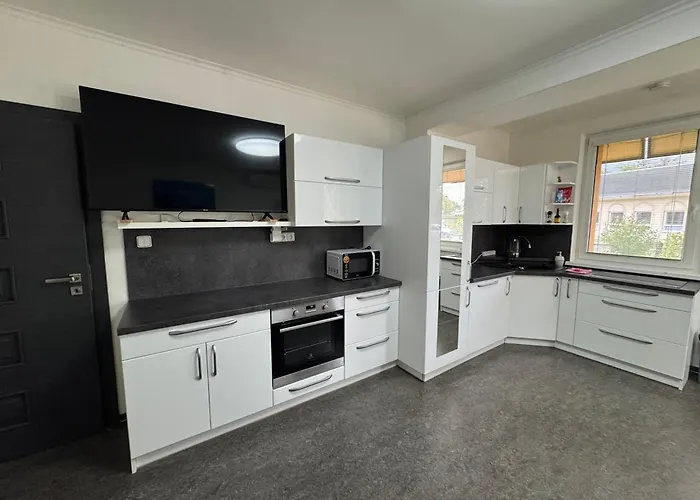 Διαμέρισμα 3 Bedroom Apartment, Playground, Bounce Mat Jump Ring Οστράβα